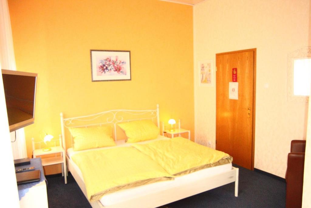 Moselromantik-Hotel zum Löwen Ediger-Eller Zimmer foto
